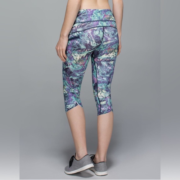 Lululemon Women’s Sz 8 Run Top Speed Athletic Workout Yoga‎ Lounge Crop Leggings - Picture 1 of 14